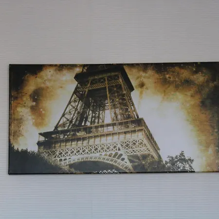 Le 24 Tranquille 3 à 2 Min Du Circuit * Le Mans