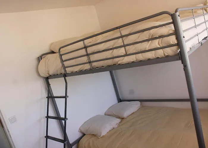 Le 24 Tranquille 3 à 2 Min Du Circuit *