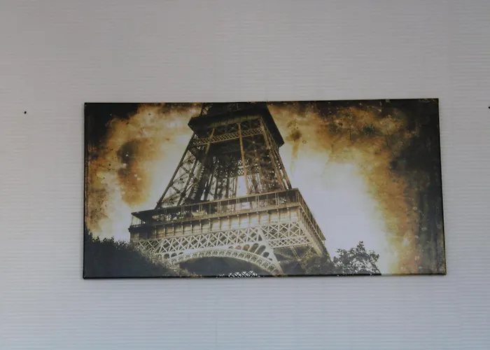 Le 24 Tranquille 3 à 2 Min Du Circuit * Le Mans